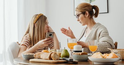 Nastolatek w domu - jak rozmawiać z dorastającym dzieckiem